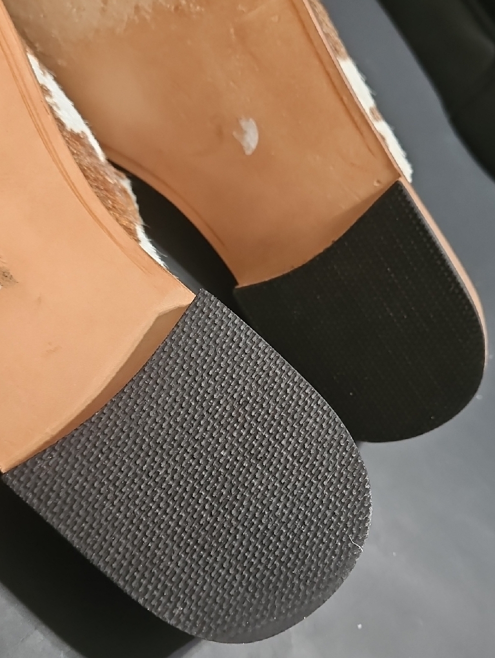 Cowhide Tassel Backless Mules - Brown & White Size 9 - Picture 9 of 12